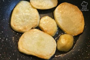 Fry the potatoes